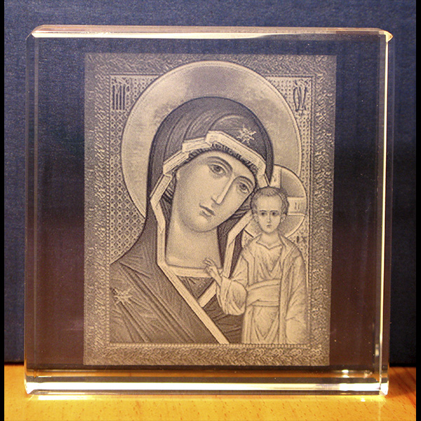 Казанская икона Божией Матери - сувенир из стекла