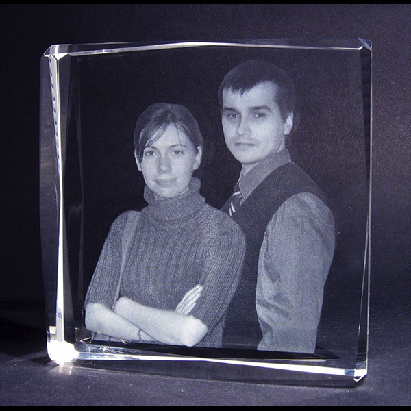 Двойной портрет в стекле 100х100х30мм